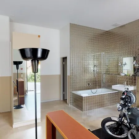 Lofthotel Walensee 호텔